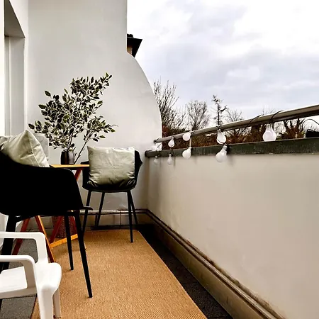Apartment Moderne Mit Balkon Ideal Fuer Familien Und Geschaeftsreisende *