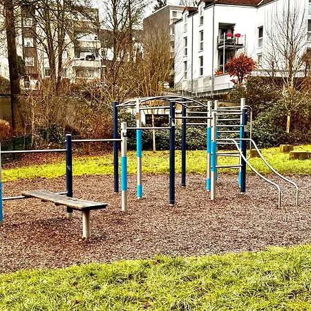 Moderne Mit Balkon Ideal Fuer Familien Und Geschaeftsreisende