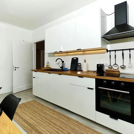 Apartment Moderne Mit Balkon Ideal Fuer Familien Und Geschaeftsreisende *