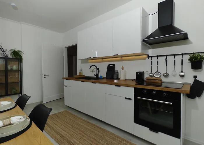 Moderne Mit Balkon Ideal Fuer Familien Und Geschaeftsreisende Lejlighed